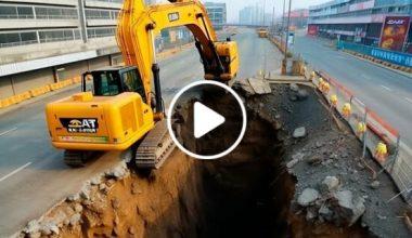 This Man is The Most Skillful Heavy Equipment Operator Ever