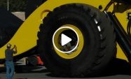 Biggest wheel loader in the world 70 yard super high lift LeTourneau L2350